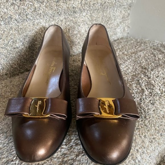 Salvatore Ferragamo Shoes Copper Bow - Picture 9 of 11